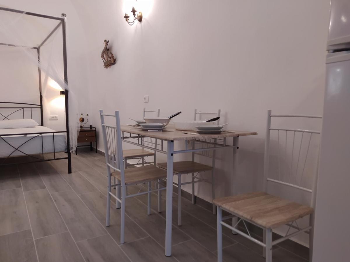 Mentoras' Complex Daire Emporio  Dış mekan fotoğraf